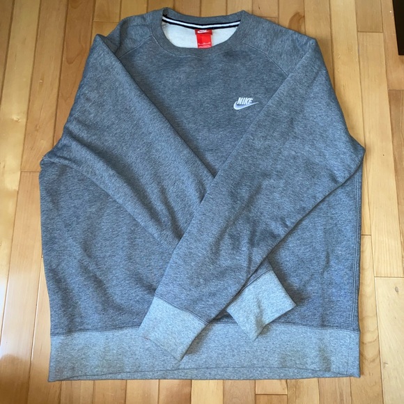 Nike Crewneck, Brand New - Picture 1 of 2